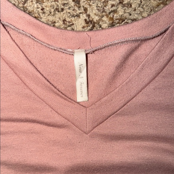 Now N Forever Women's xl Pink and Cream Leopard Print Top. - Picture 3 of 4